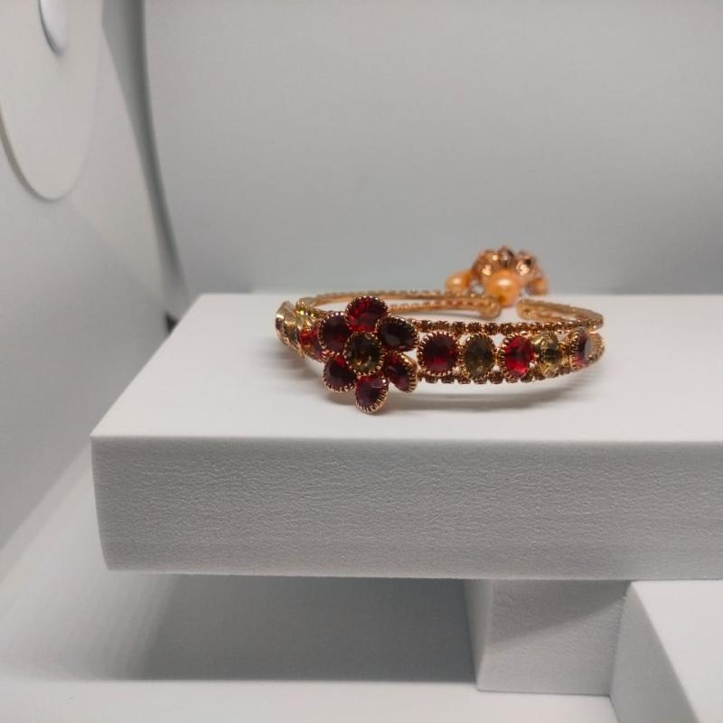 BRACELET WITH JHUMKA HANGING