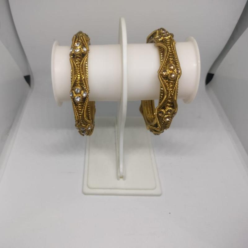 GOLDEN KADA WITH ELEGANT DESIGN