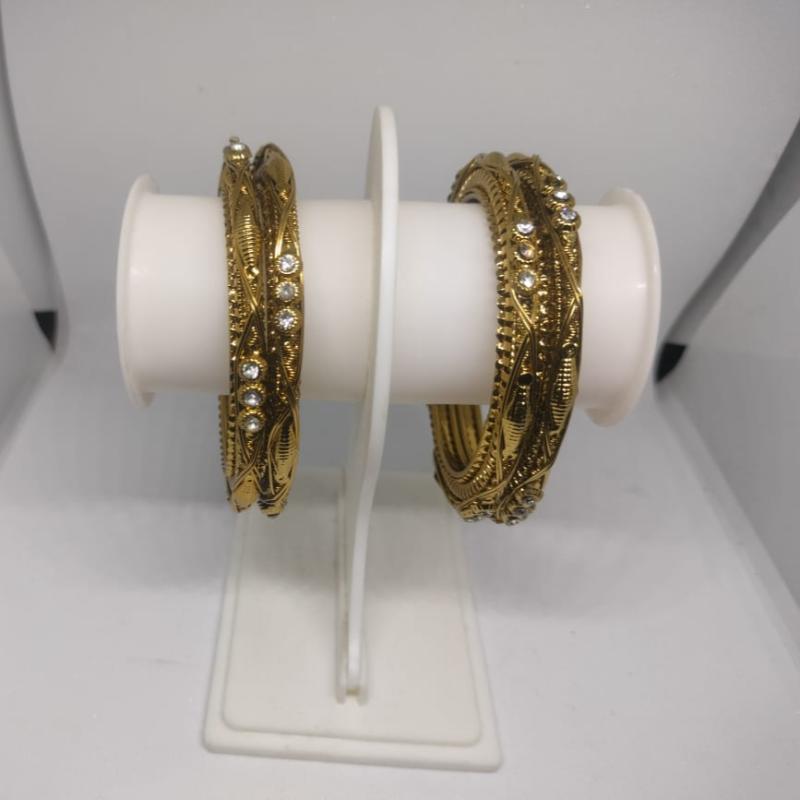 GOLDEN BANGLES WITH WHITE STONES